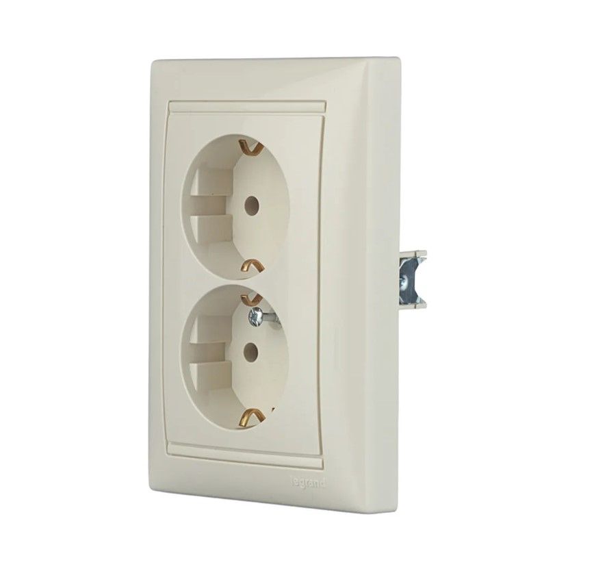 Розетка двойная Legrand